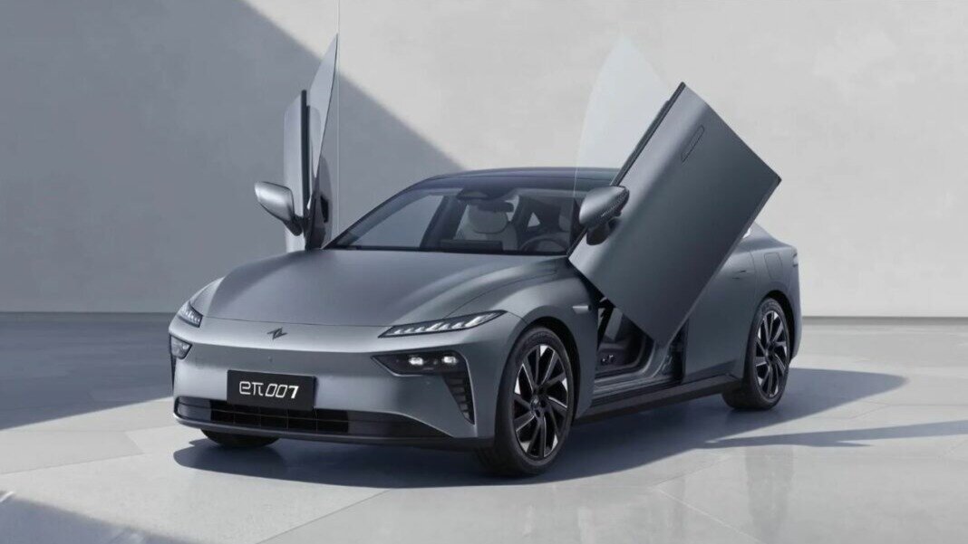 Конкурент Tesla Model 3 от Dongfeng поступит в продажу в марте по цене от 2 миллионов рублей