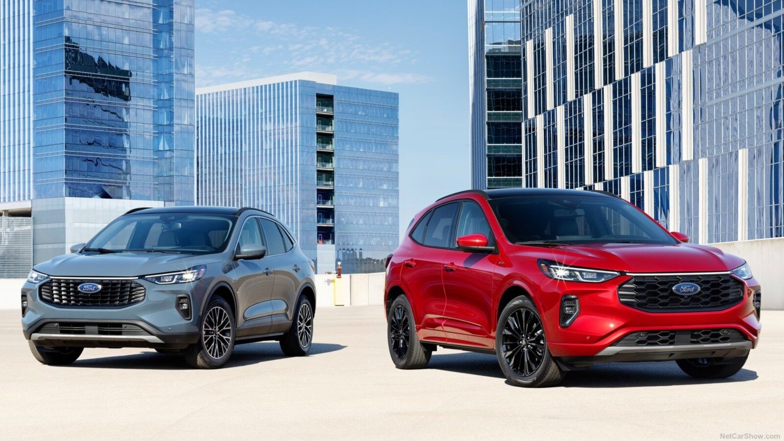 Ford представил рестайлинговый Kuga с узкими фарами для США