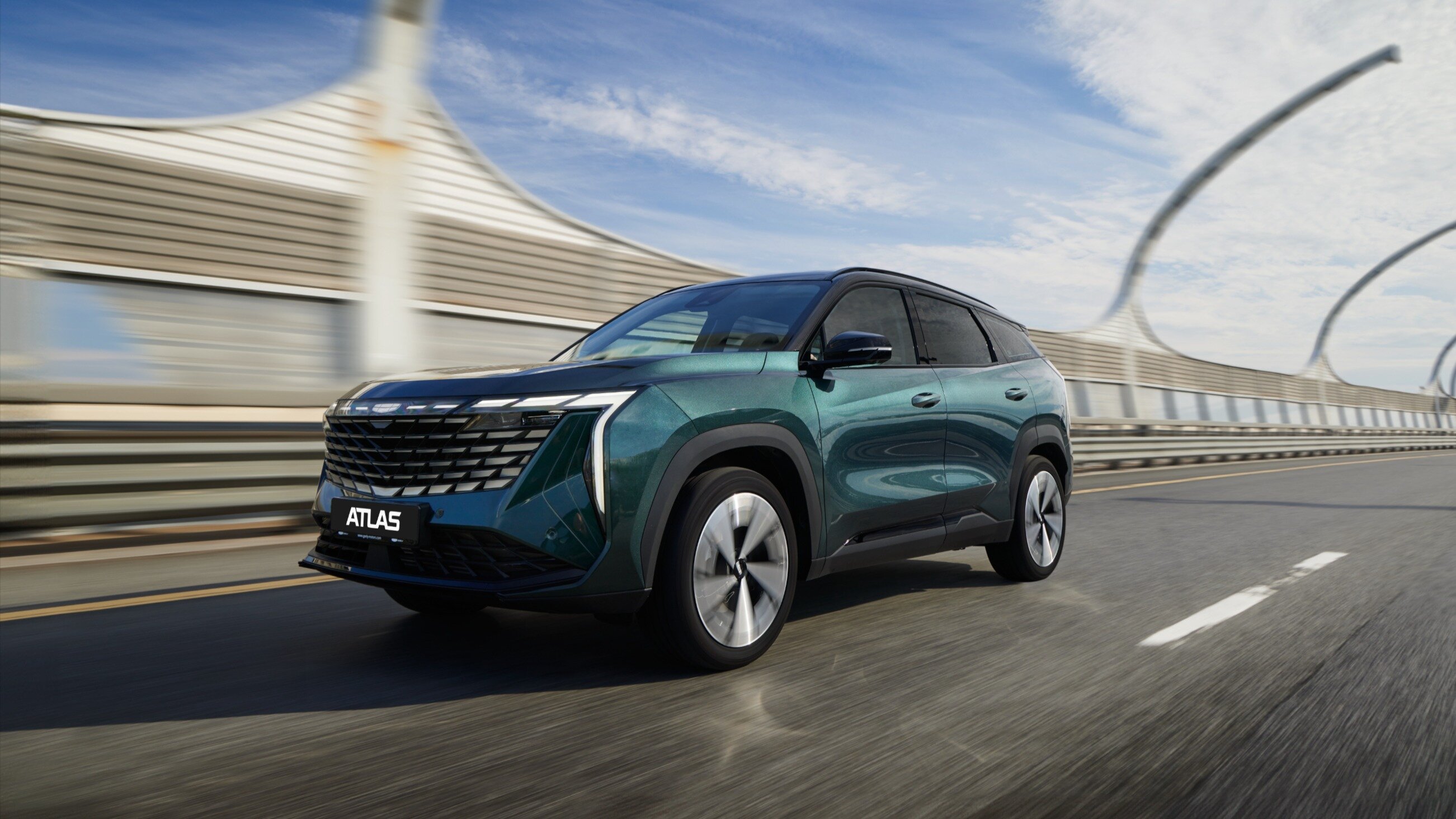 Geely Atlas обогнал Skoda Kodiaq по суммарным продажам в России