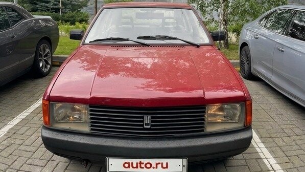 На Авто.ру появился 33-летний «Москвич» по цене новой Lada Granta