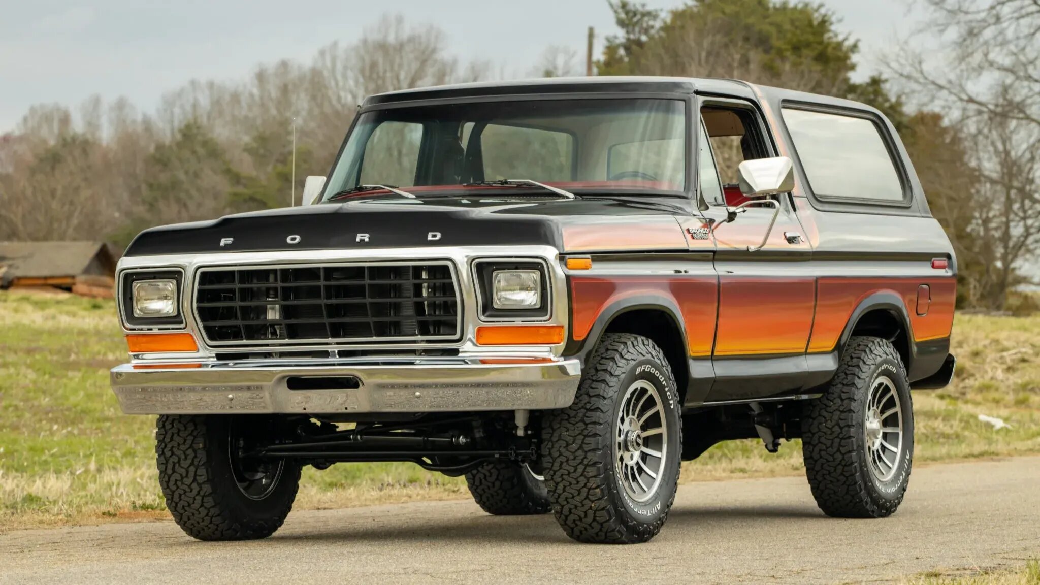 43-летний Ford Bronco с современным V8 выставили на аукцион. За него предлагают 110 тысяч долларов