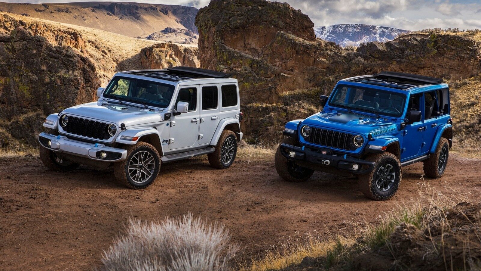 Представлен обновлённый Jeep Wrangler: большой дисплей, маленькая решётка радиатора и лебёдка