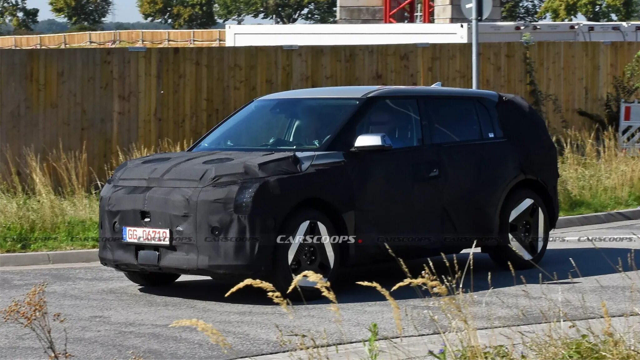 Дешёвый электрокроссовер Kia вышел на тесты