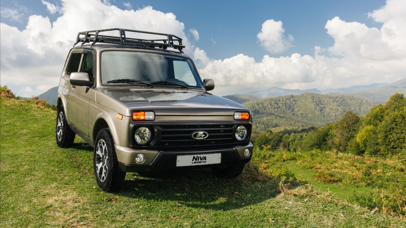АвтоВАЗ 12 июня представит туристические Vesta, Vesta SW Cross, Niva Legend и Niva Travel