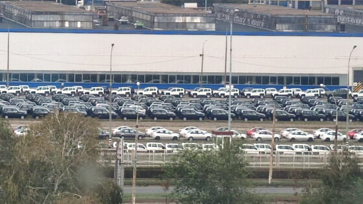 АвтоВАЗ опроверг информацию о приостановке отгрузок автомобилей