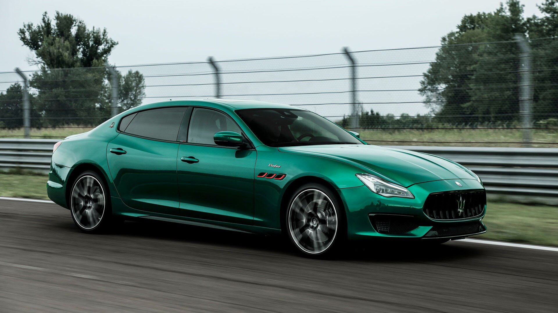 Maserati хочет сделать новый Quattroporte гибридным кросс-седаном