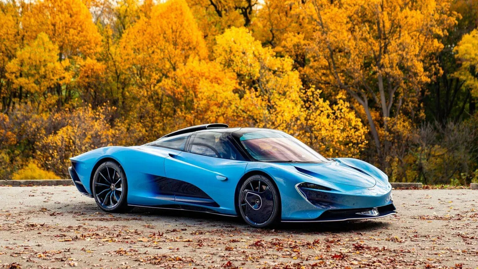 На аукцион выставят один из 106 выпущенных McLaren Speedtail с опциями на 660 тысяч долларов