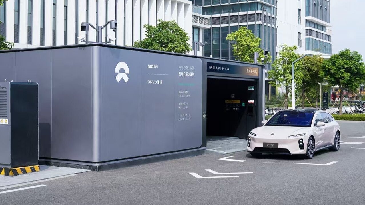 Электрокары Geely получат сменные батареи от Nio