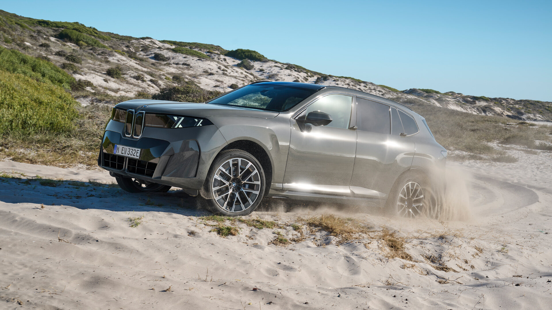 BMW: покупатели нового X5 не будут съезжать с асфальта