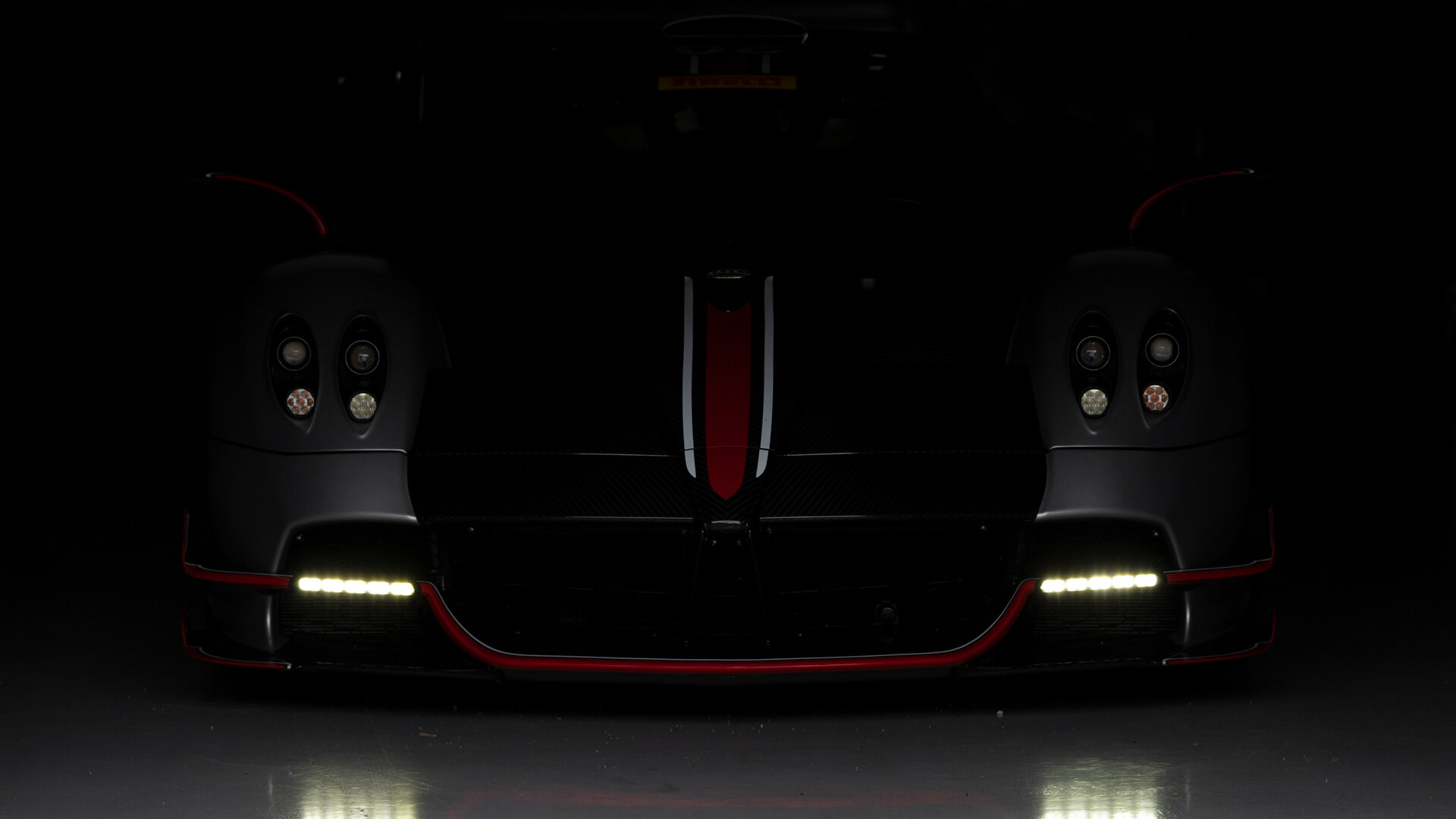 Новейший суперкар от Pagani: первый тизер
