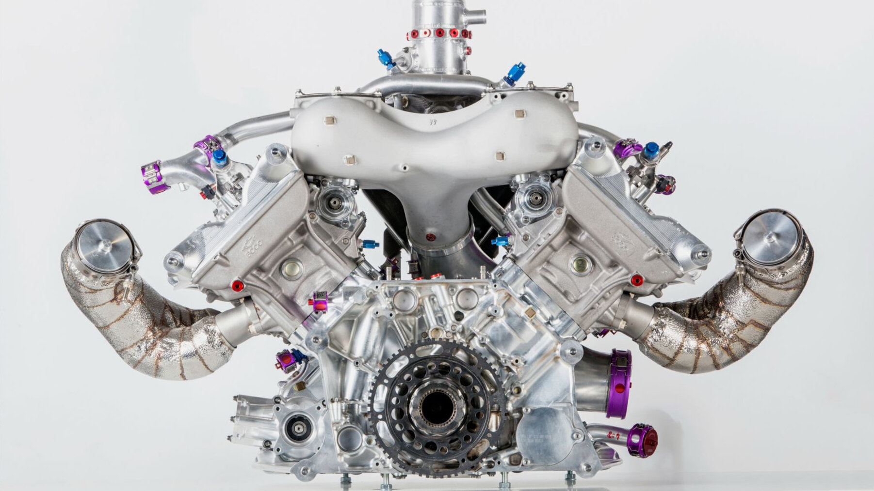 Porsche тестирует двигатель V4