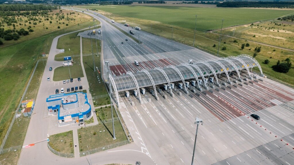 На платных трассах вдвое сократилось число неплательщиков