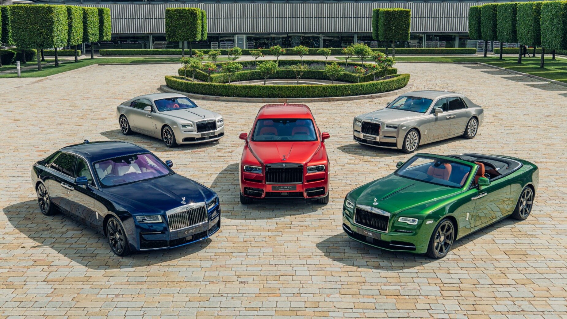 Автомобили Rolls-Royce не подорожают после перехода на электротягу
