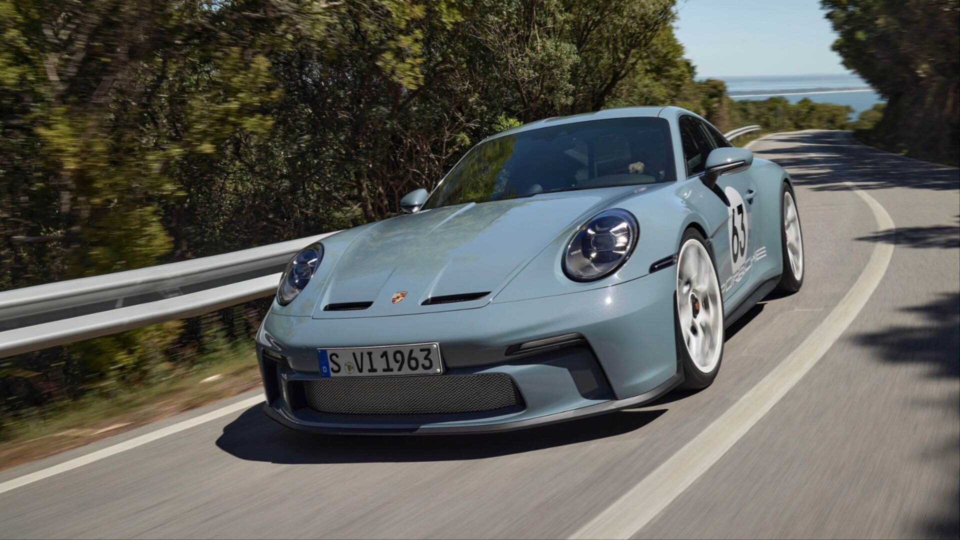 У Porsche 911 появилась хардкорная версия для фанатов на «механике»