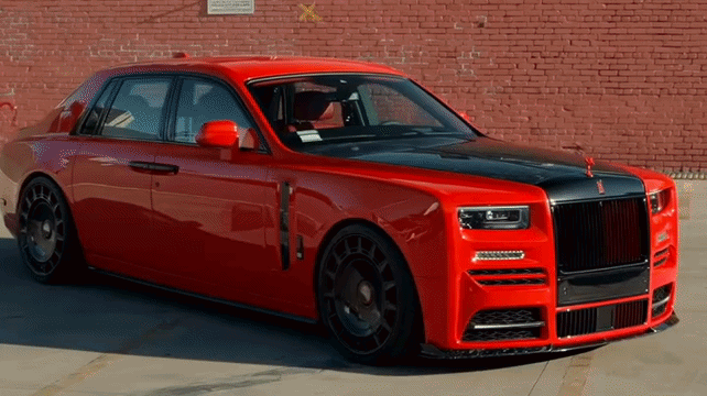 Американское тюнинг-ателье показало огненно-красный Rolls-Royce Phantom