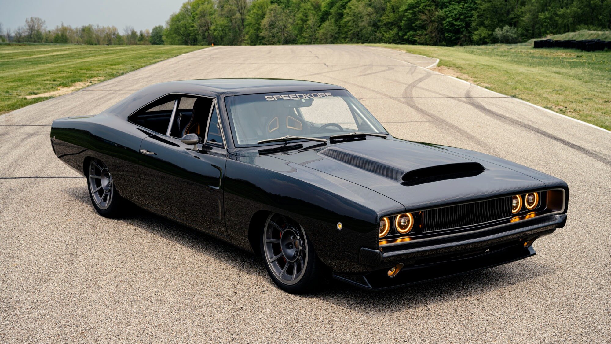 54-летний Dodge Charger превратили в 1000-сильный рестомод из карбона