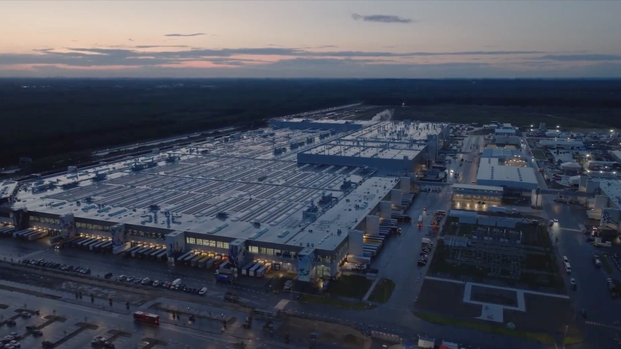 Рядом с заводом Tesla в Берлине нашли бомбу времён Второй мировой
