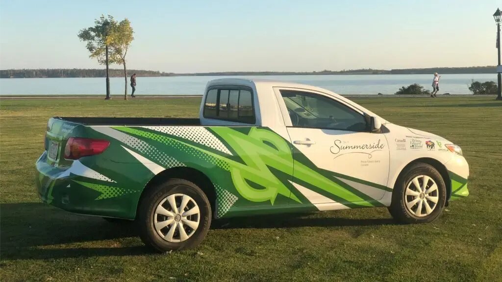 В Канаде наладят производство электропикапов из старых Toyota Corolla