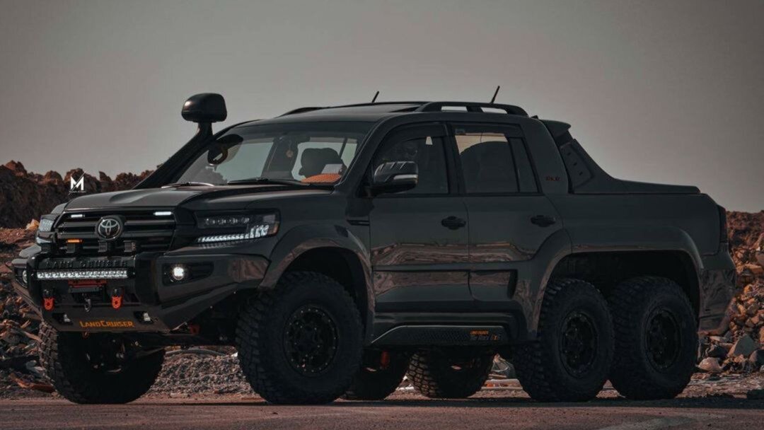 Toyota Land Cruiser превратили в роскошный шестиколёсный пикап