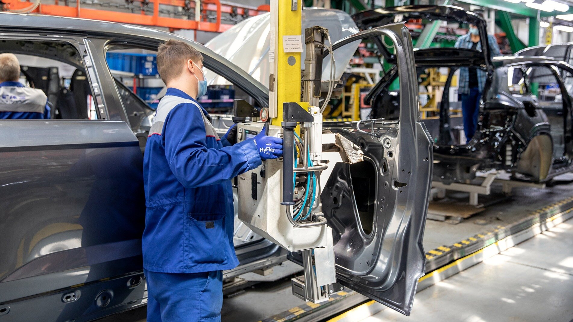 Суд арестовал российские активы Volkswagen по иску ГАЗа