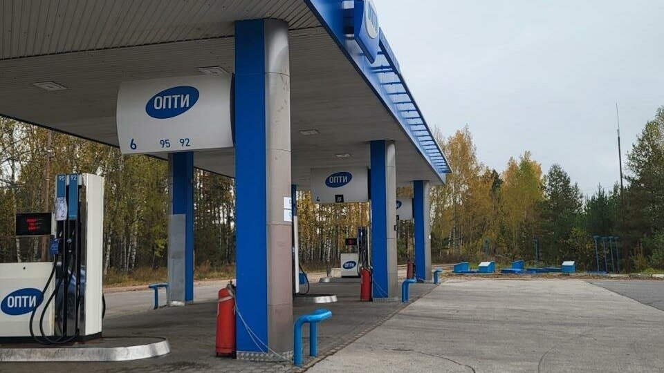 АЗС в шести регионах получили предупреждения от ФАС из-за цен на топливо