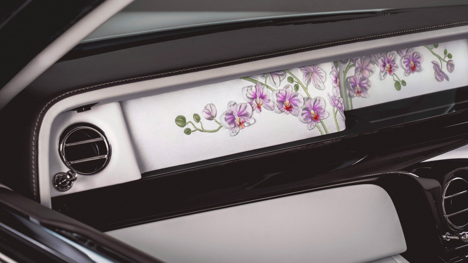 Уникальный Rolls-Royce с шёлковыми орхидеями. Фотопост