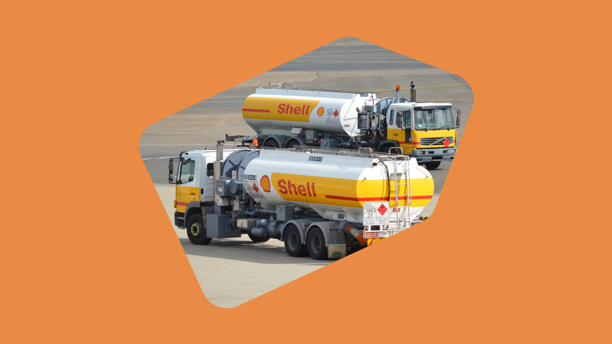 Миллиардные потери Shell из-за ухода из РФ, китайский убийца «Крузака» и облавы на каршеринг. Главное за день