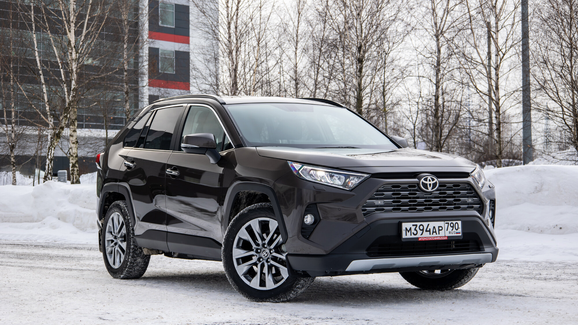 Реальные цены на Toyota RAV4 в России: сколько бывший бестселлер стоит в Москве и регионах