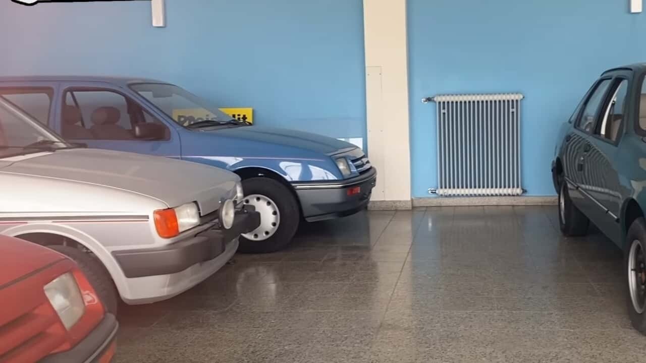 В Германии нашли заброшенный автосалон Ford с новыми машинами из 1980-х