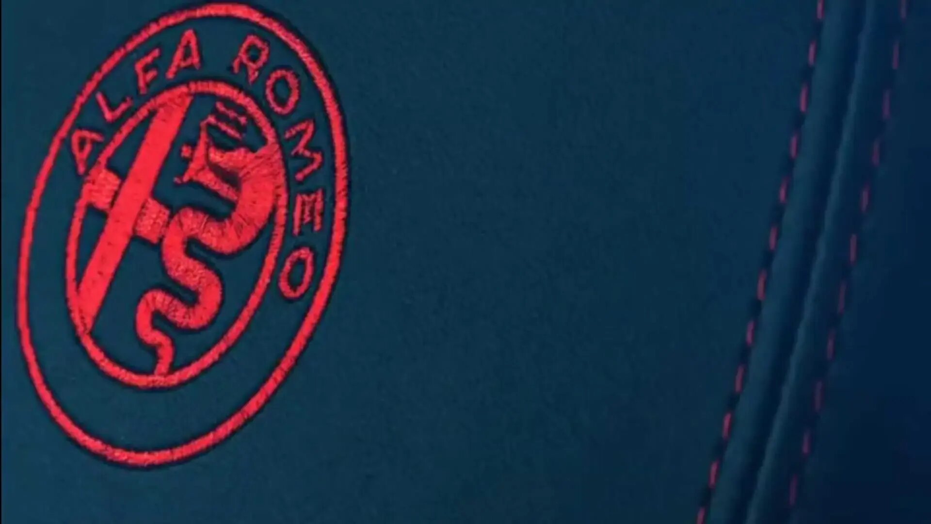 Интерьер самого маленького кроссовера Alfa Romeo показали на видео