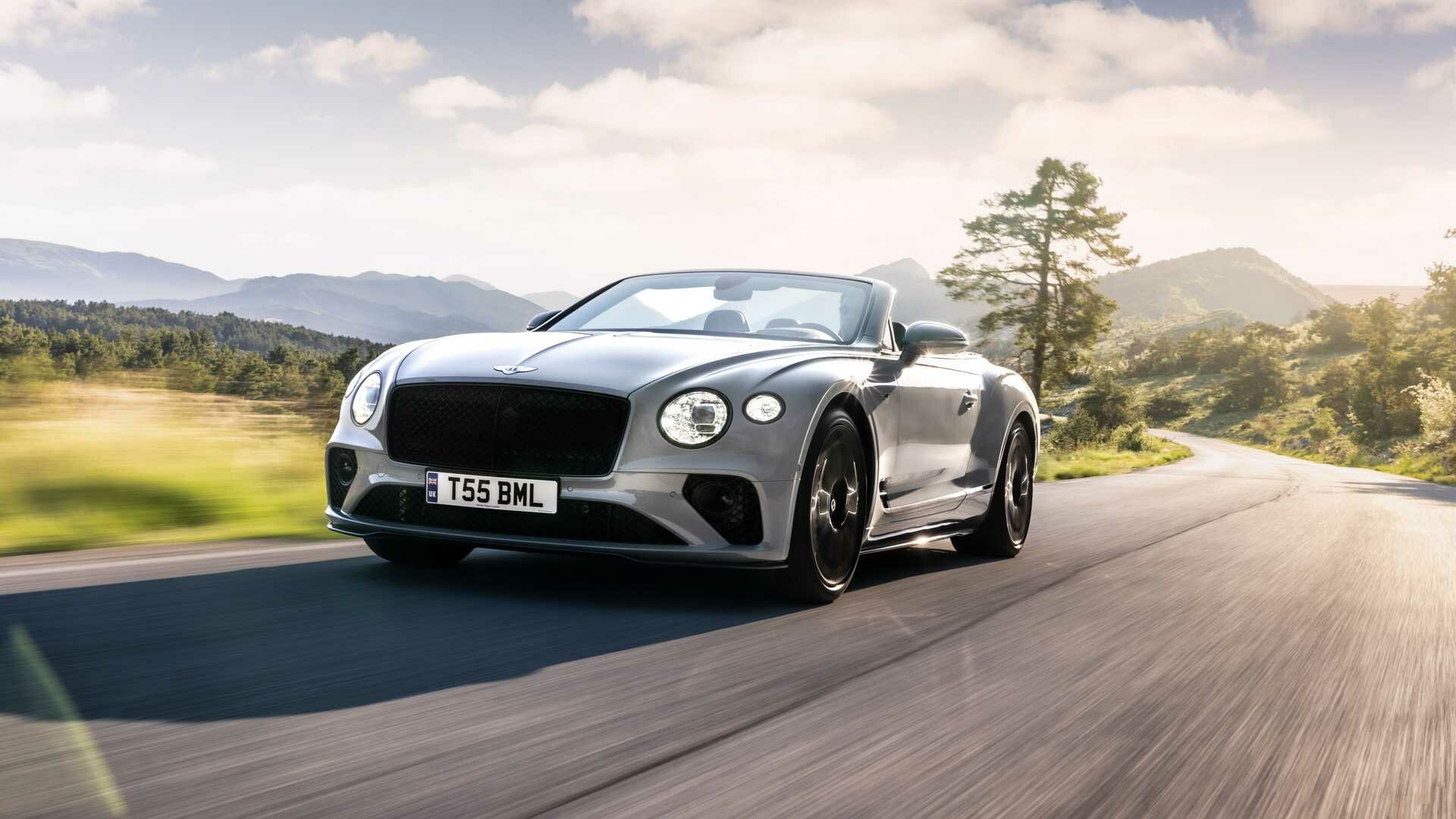 Купе и кабриолет Bentley Continental GT получили «подогретую» версию