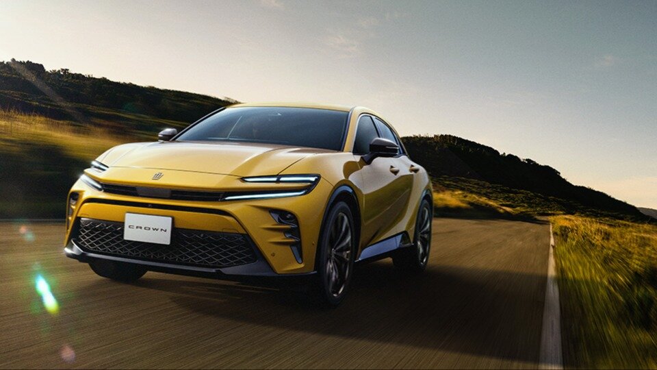 Toyota запустила продажи нового кросс-хэтча Crown Sport