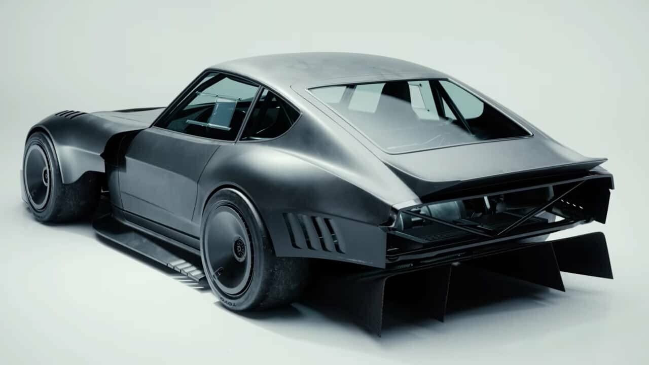 Datsun 240Z превратили в «бэтмобиль»