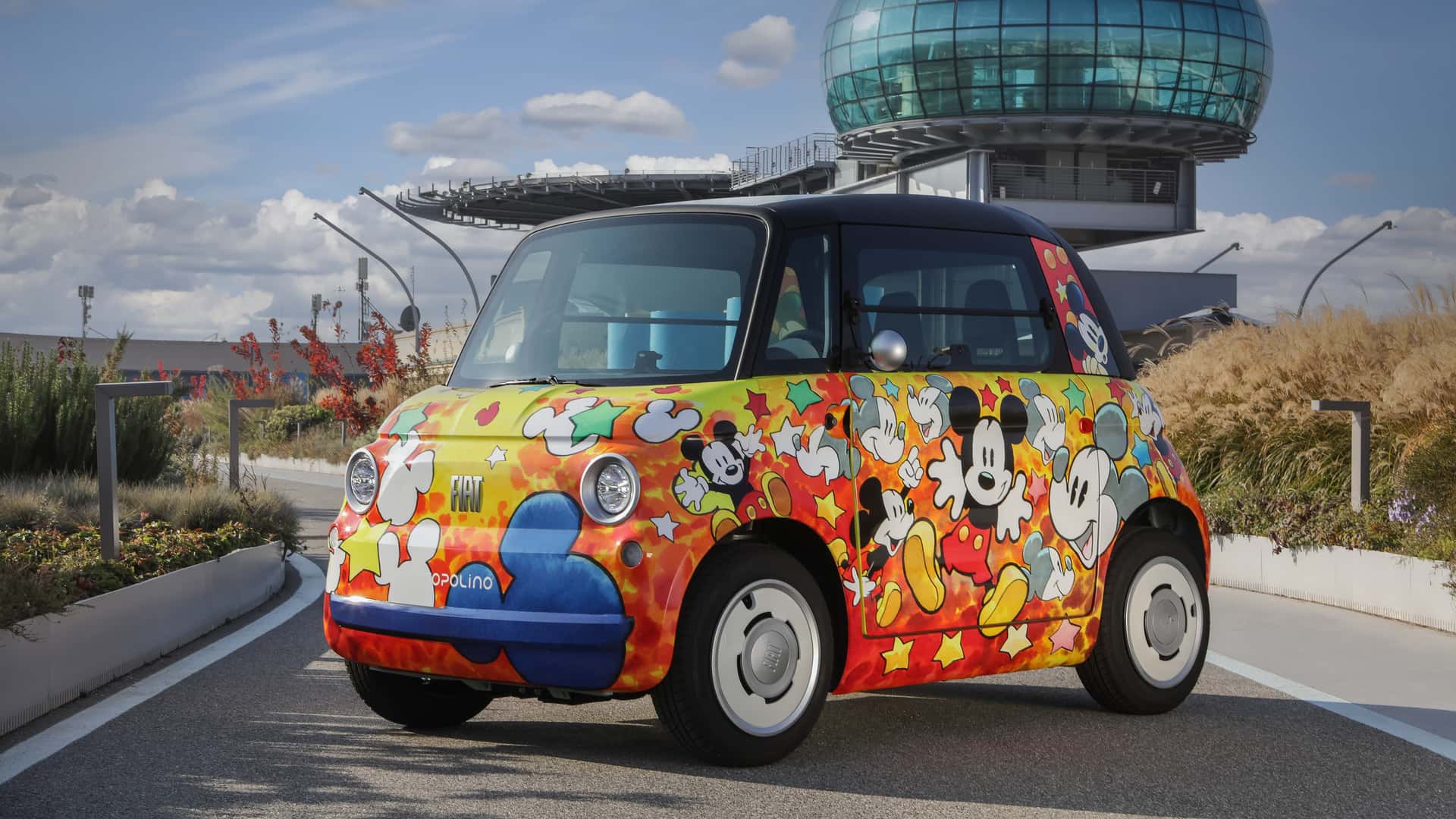 Fiat выпустил красочные Topolino к юбилею Диснея и Микки Мауса