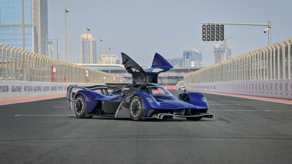 Трековый гиперкар Aston Martin Valkyrie почти без пробега выставили на аукцион