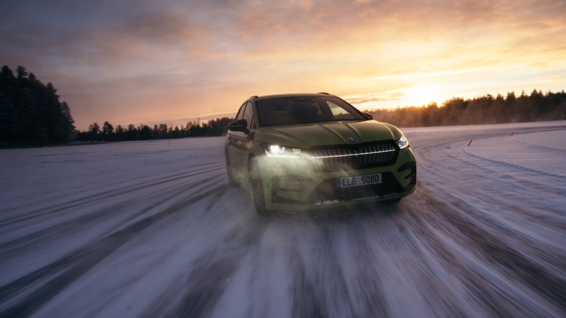 Электрокроссовер Skoda Enyaq RS iV установил сразу два мировых рекорда по дрифту