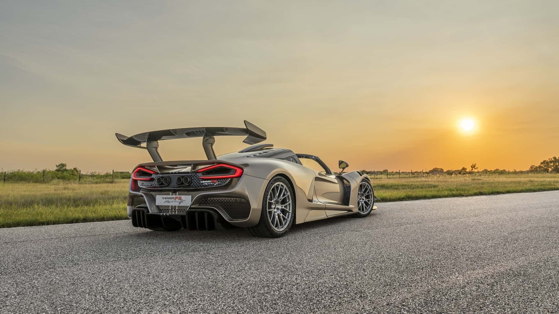 В Hennessey рассказали о самых странных аксессуарах для суперкара Venom F5