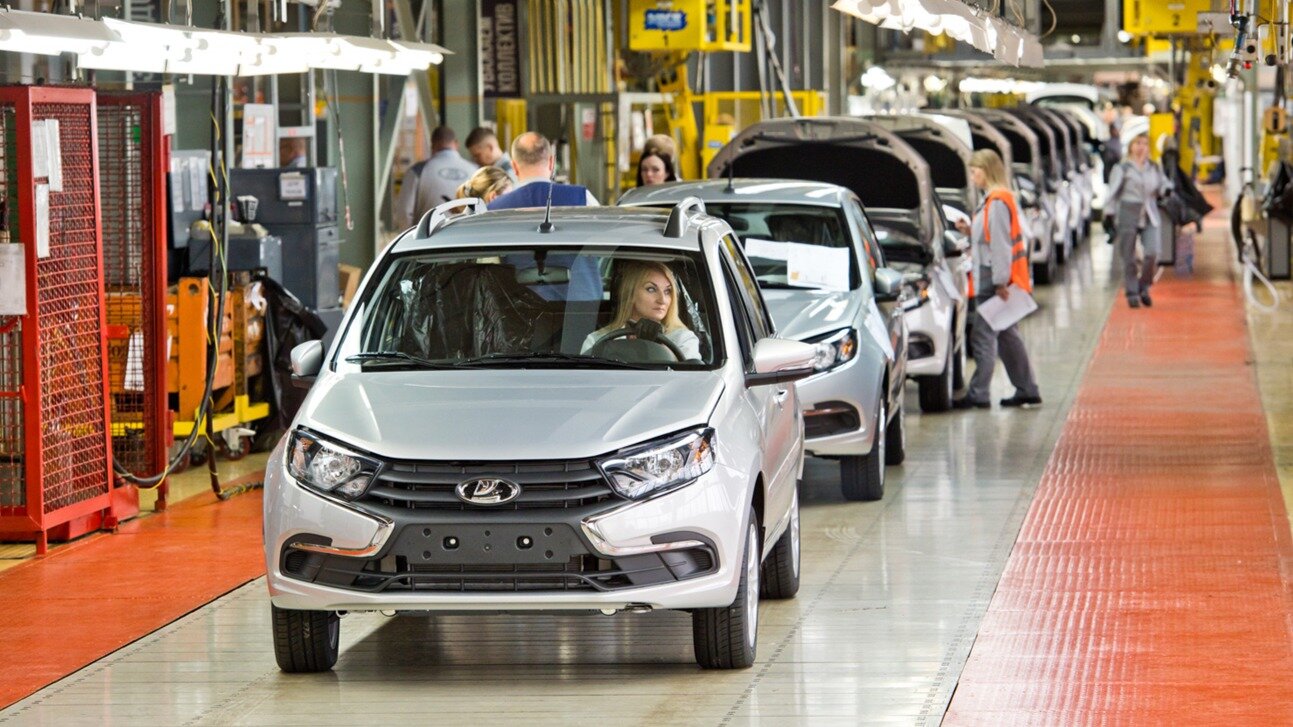 Названа цена «антикризисной» Lada Granta