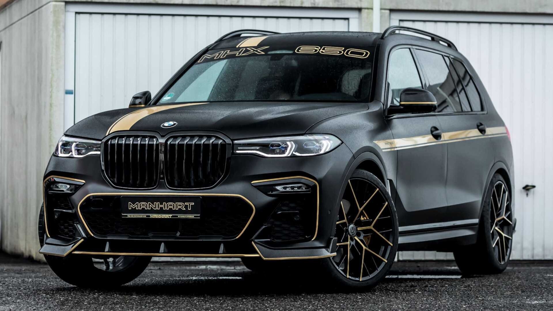 Представлен BMW X7, прокачанный тюнерами Manhart: 650 сил и обвес из карбона