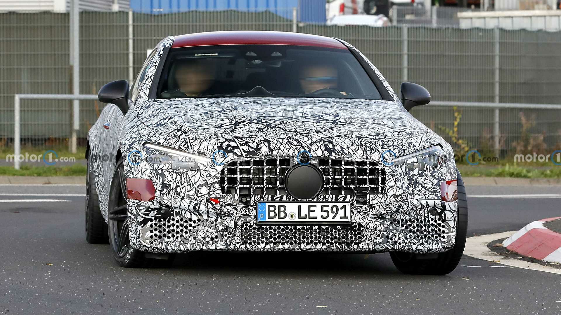 Заряженная версия нового купе Mercedes-AMG вышла на тесты