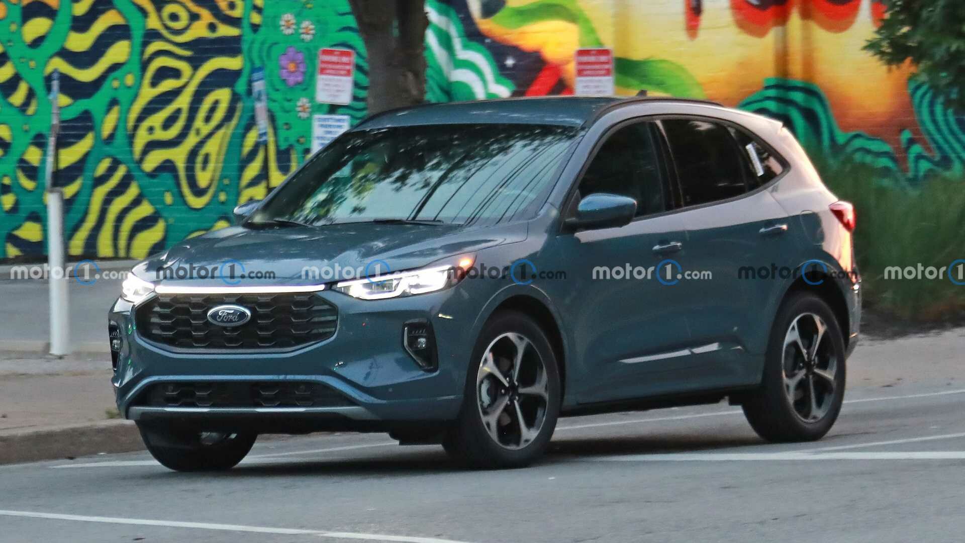 Появились фото обновлённого Ford Kuga без камуфляжа