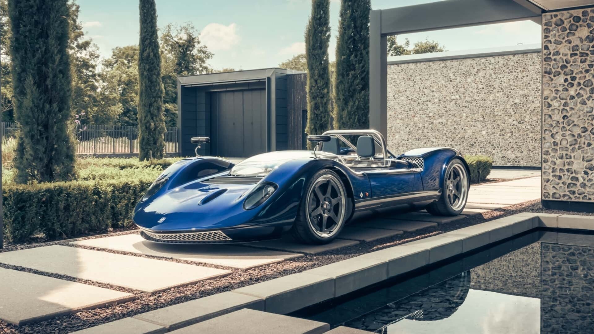 Инженер McLaren представил собственный суперкар в стиле гоночных машин из 1960-х