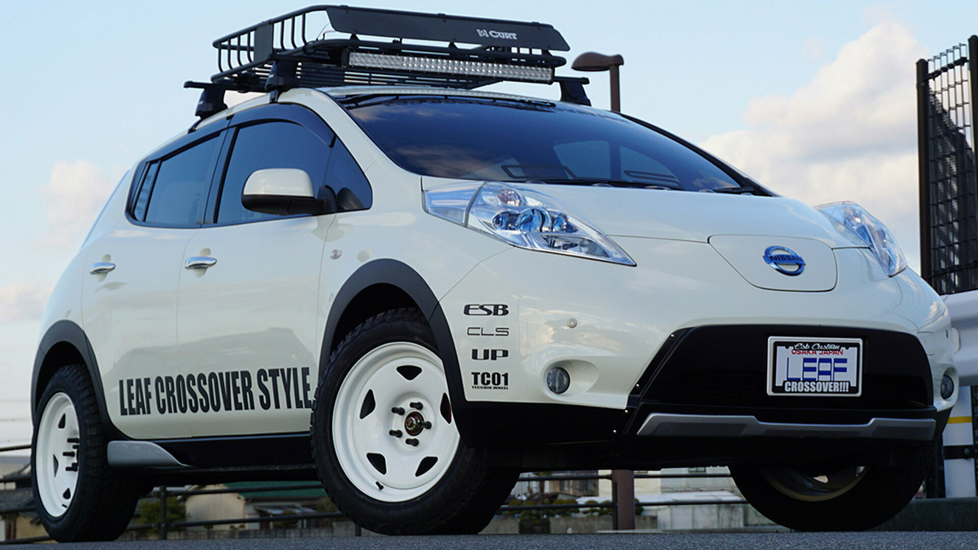 Электрохэтч Nissan Leaf стал кроссовером благодаря японским тюнерам