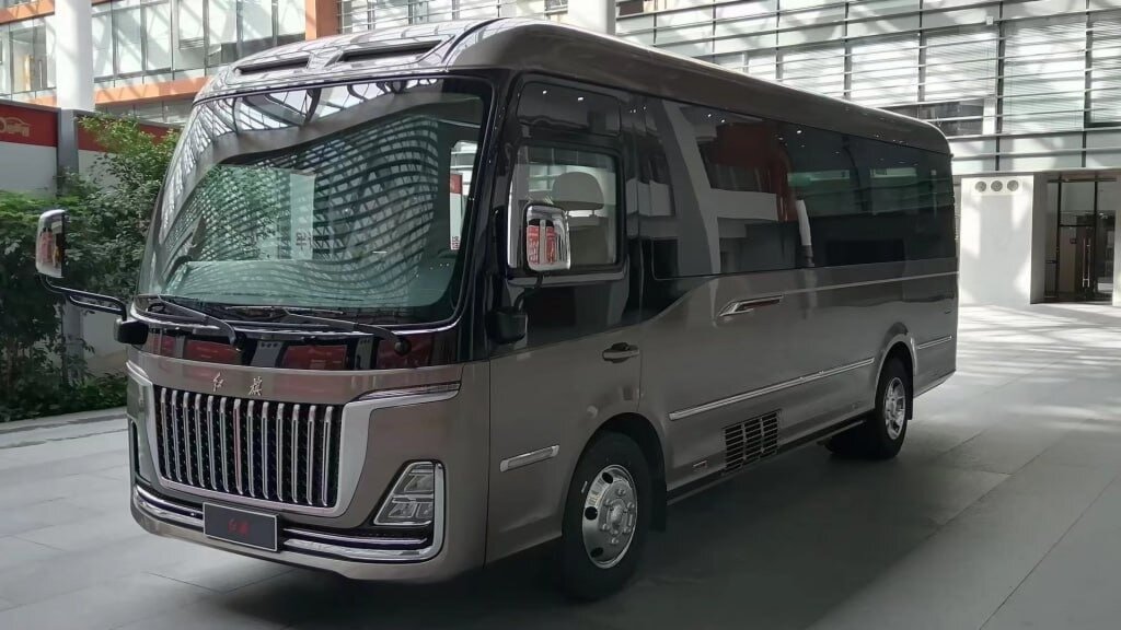 Марка Hongqi представила конкурента автобуса Toyota Coaster