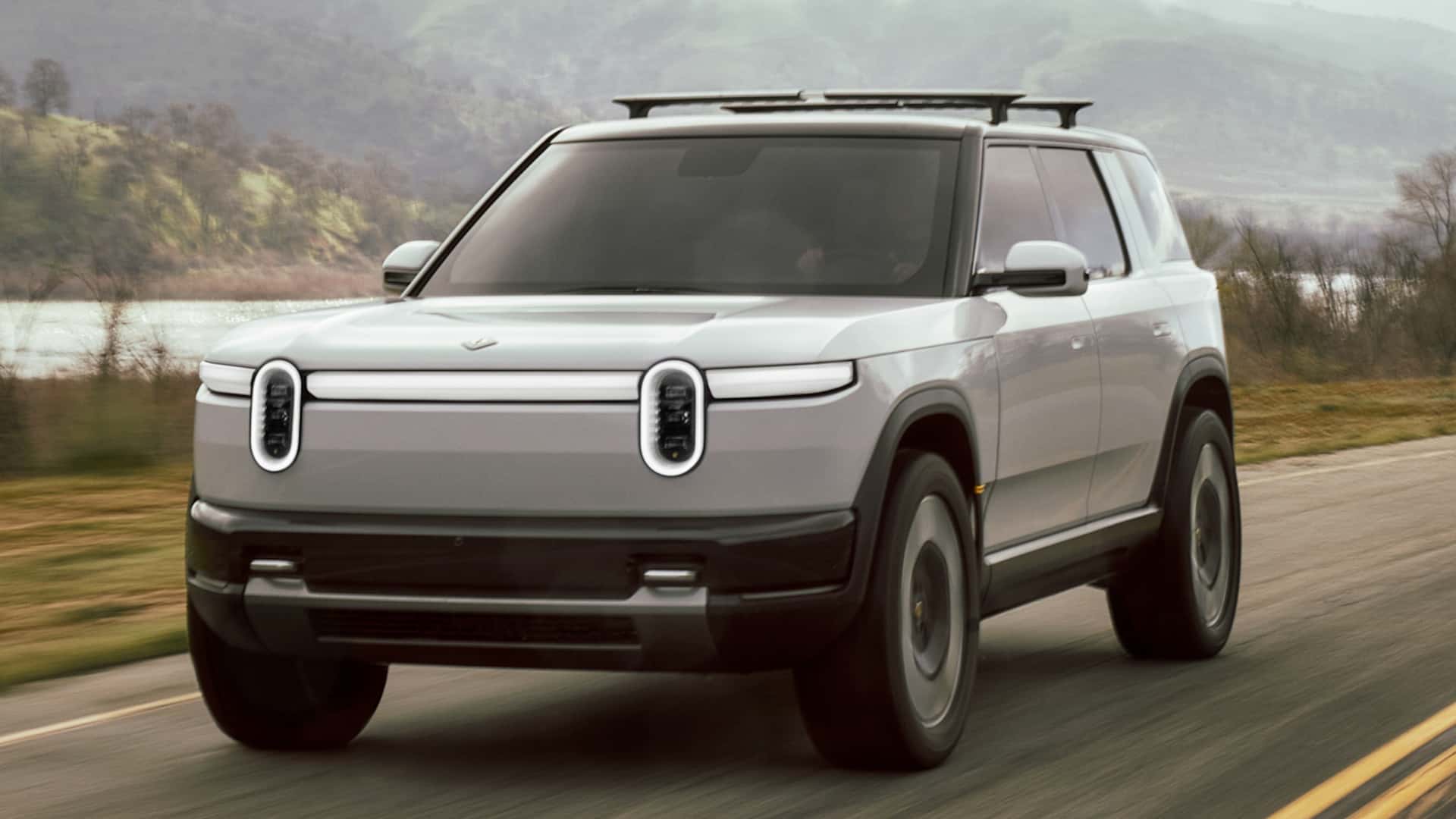 Представлен электрокроссовер Rivian R2: три мотора и спальня в багажнике