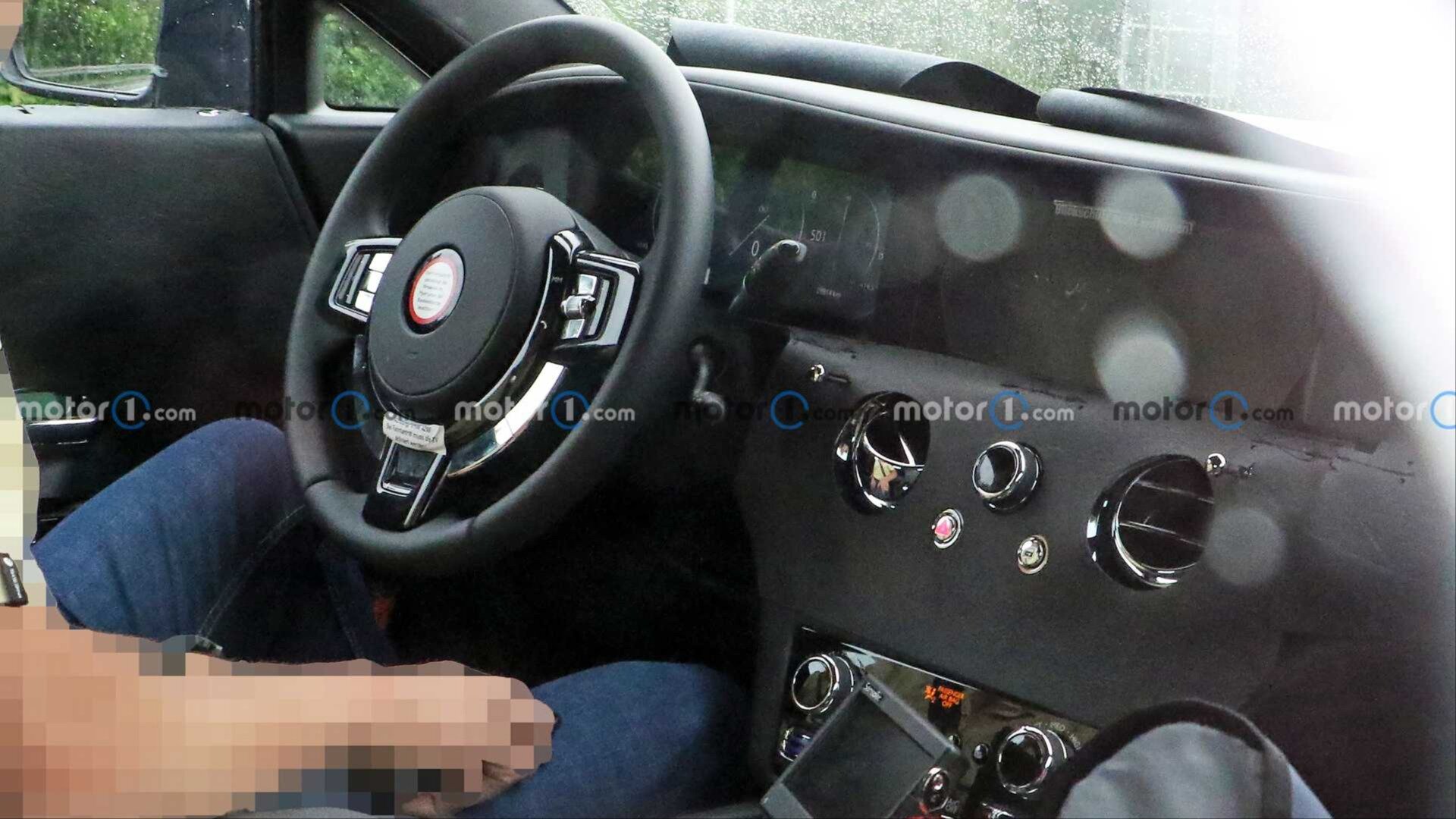 Электрический Rolls-Royce Spectre: первые фото интерьера
