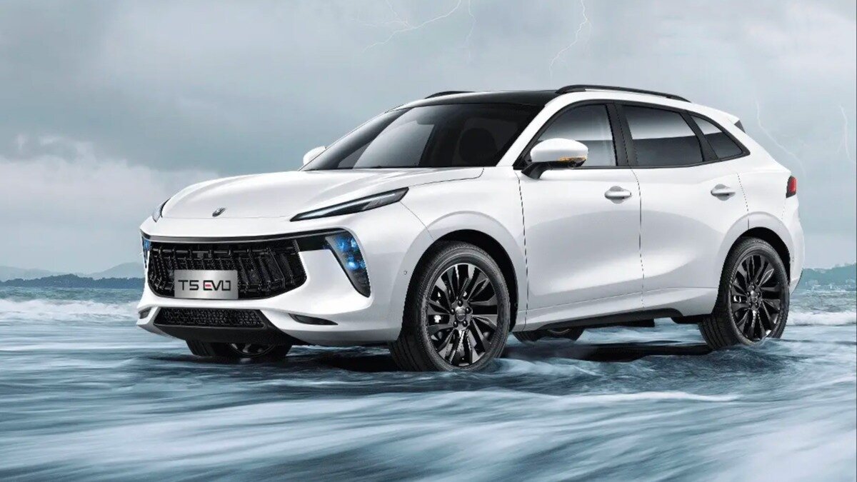 Кроссовер Forthing T5 Evo российской сборки подешевел на 890 тысяч рублей