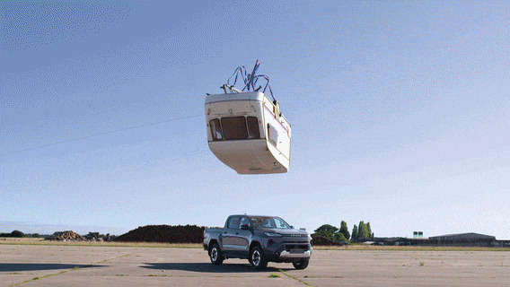 Видео: Toyota позаимствовала из Top Gear суровый метод проверки автомобиля на прочность
