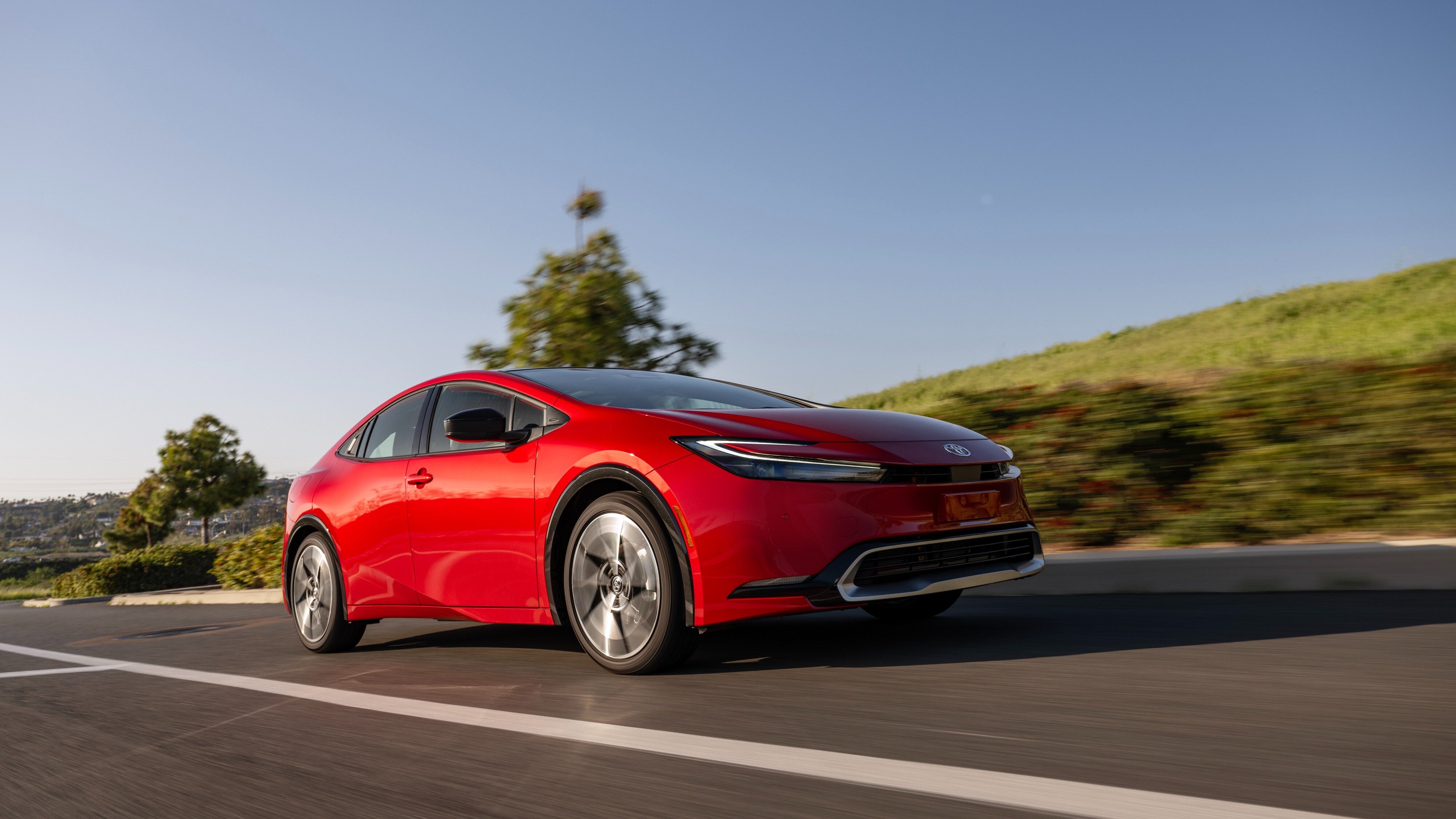 Более 140 тысяч Toyota Prius отозваны в США: у них самопроизвольно открываются двери