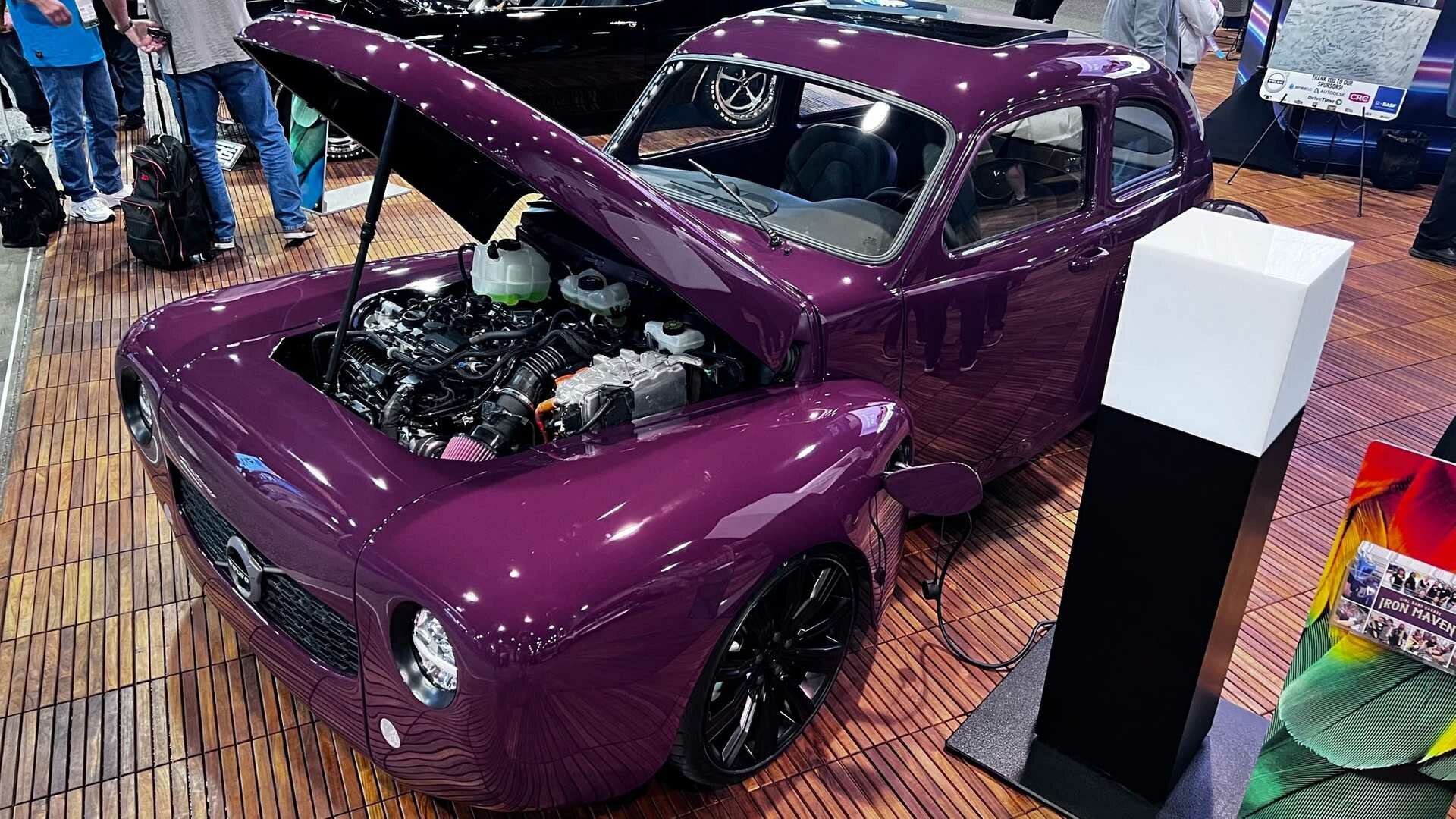 Женское тюнинг-ателье построило для Volvo гибридный рестомод 1961 года